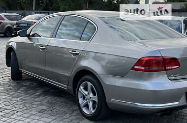 Седан Volkswagen Passat 2011 в Кривом Роге