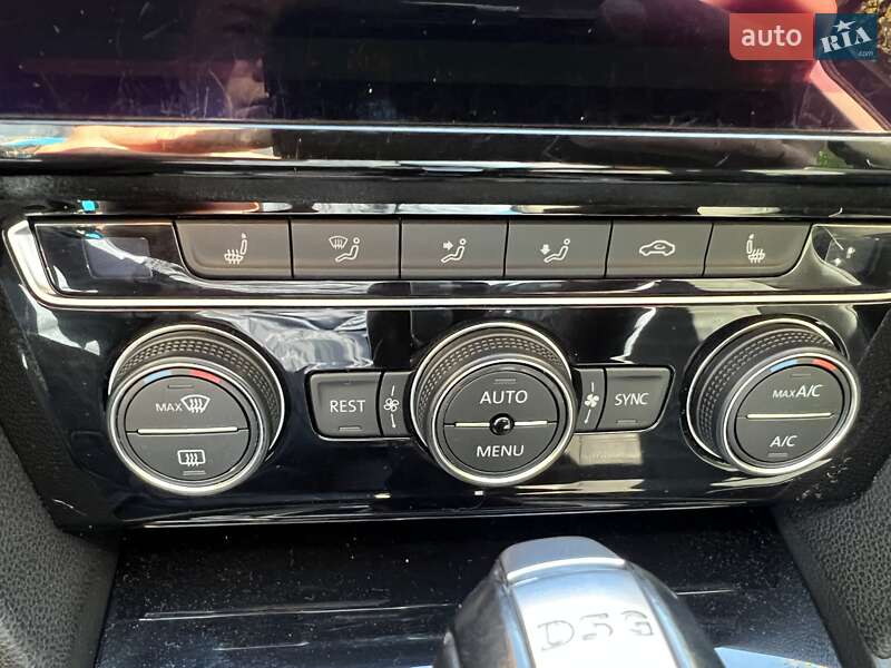 Седан Volkswagen Passat 2018 в Киеве