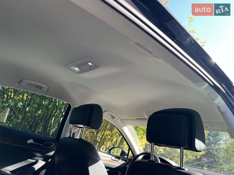 Седан Volkswagen Passat 2018 в Киеве