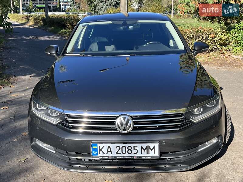 Седан Volkswagen Passat 2018 в Киеве