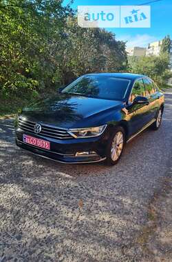 Седан Volkswagen Passat 2015 в Луцьку