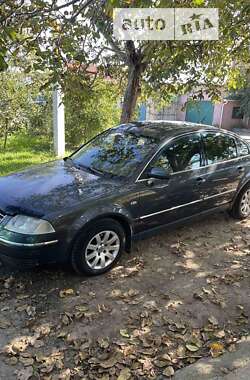 Седан Volkswagen Passat 2001 в Одессе