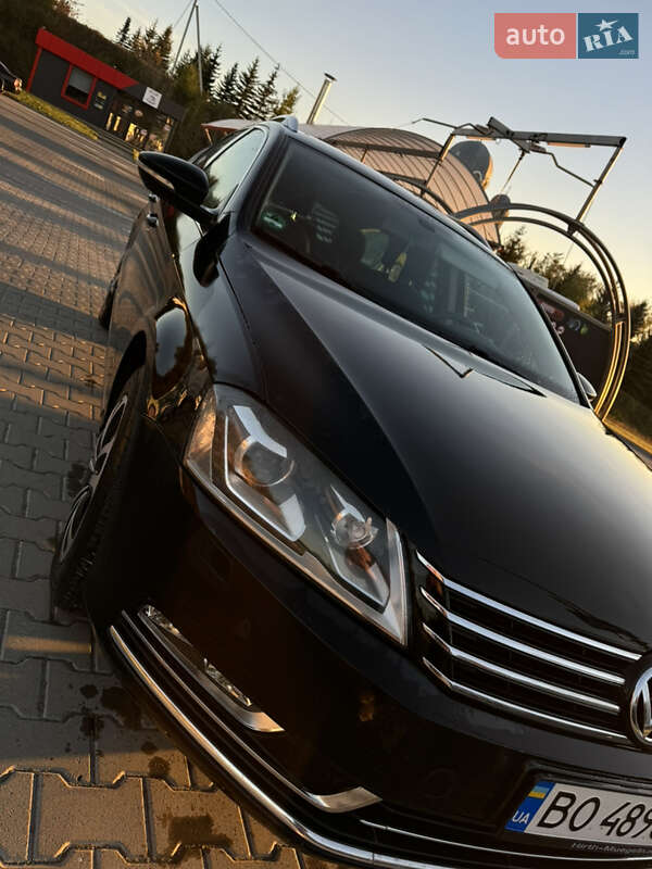 Універсал Volkswagen Passat 2011 в Тернополі