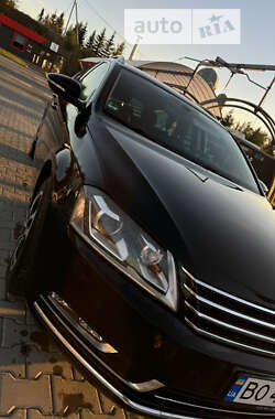 Універсал Volkswagen Passat 2011 в Тернополі