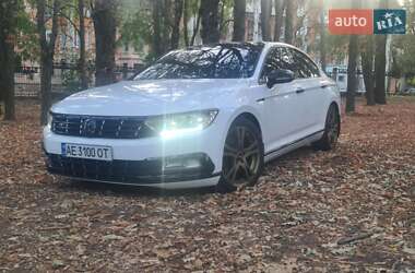 Седан Volkswagen Passat 2015 в 