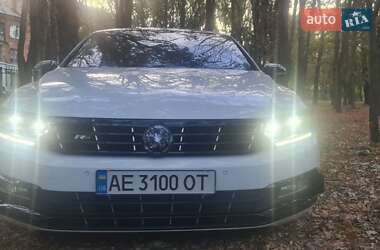 Седан Volkswagen Passat 2015 в 