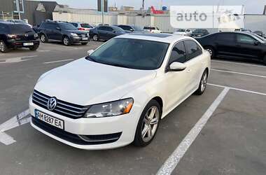 Седан Volkswagen Passat 2013 в Києві