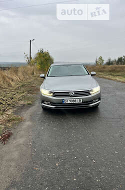 Седан Volkswagen Passat 2016 в Гадячі