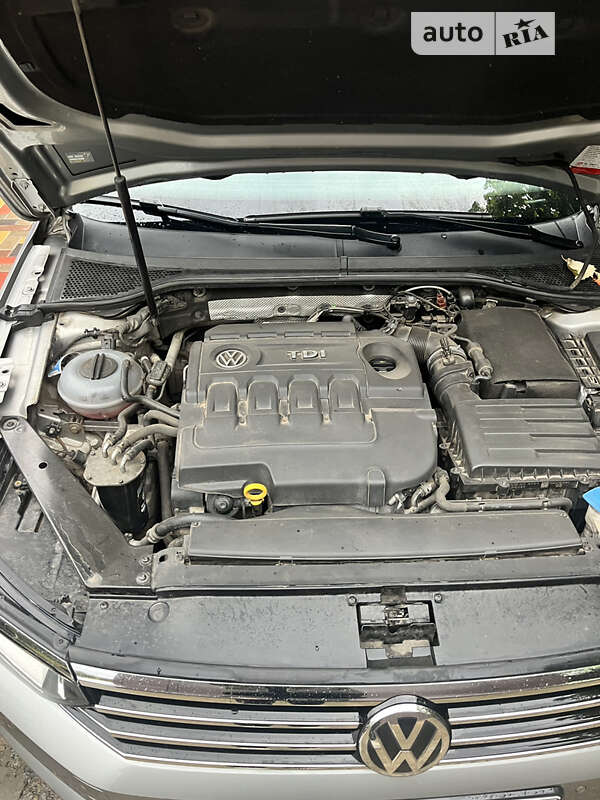 Седан Volkswagen Passat 2016 в Гадяче