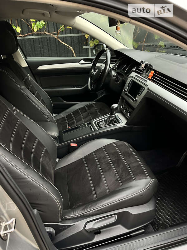Седан Volkswagen Passat 2016 в Гадяче