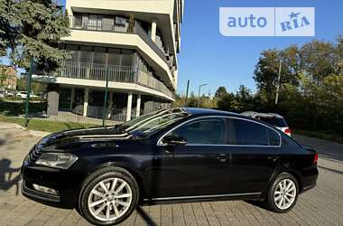 Седан Volkswagen Passat 2011 в Львове