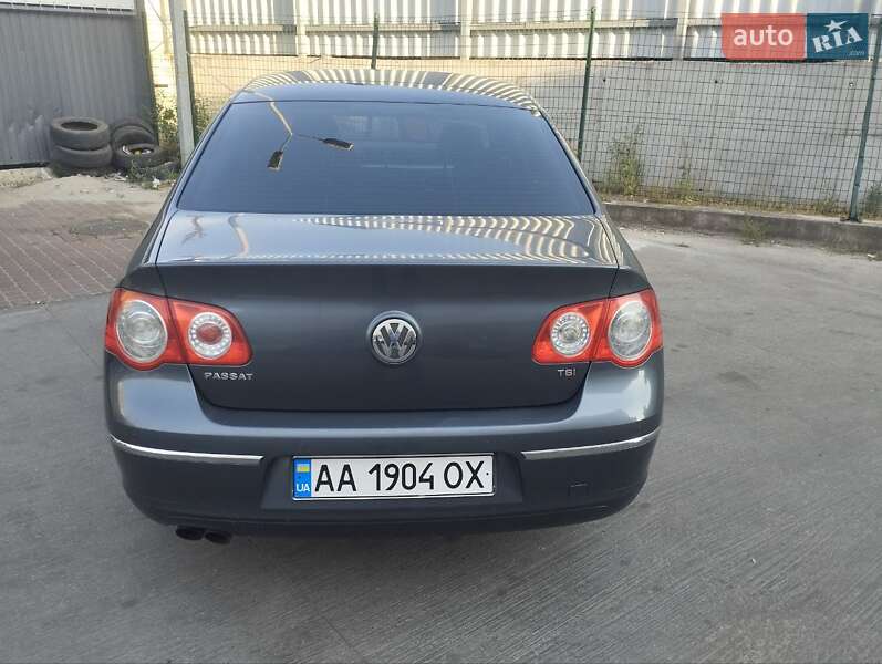 Седан Volkswagen Passat 2010 в Киеве