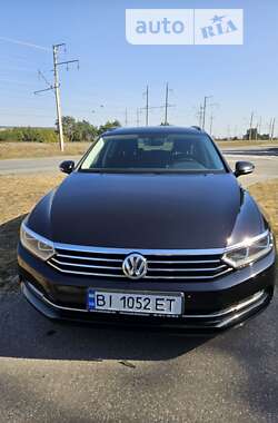Універсал Volkswagen Passat 2017 в Горішніх Плавнях