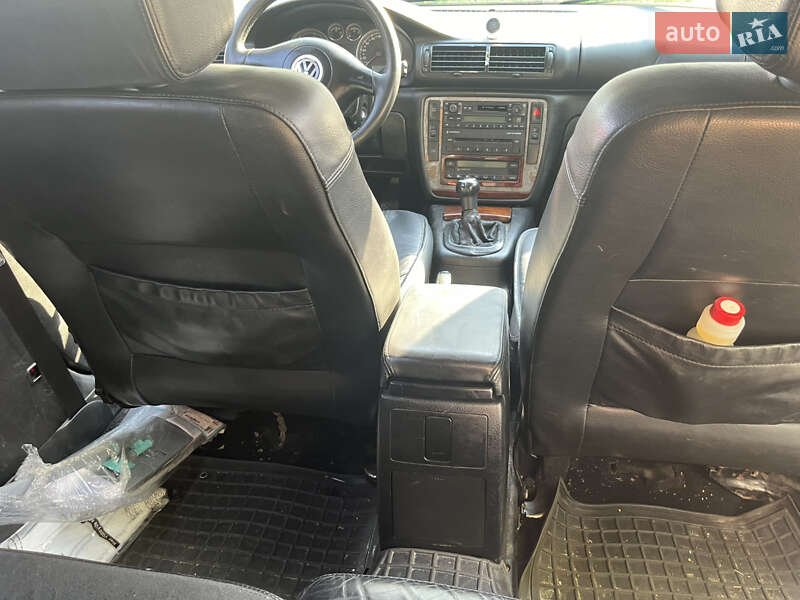 Універсал Volkswagen Passat 2002 в Києві