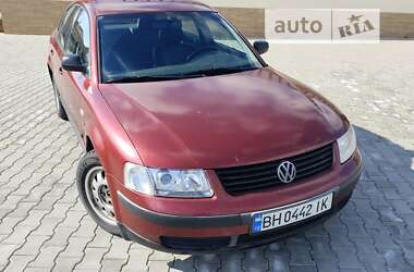 Седан Volkswagen Passat 1998 в Южном