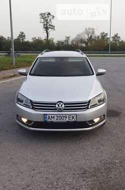 Універсал Volkswagen Passat 2012 в Звягелі