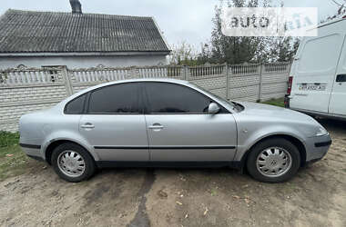 Седан Volkswagen Passat 2001 в Житомирі