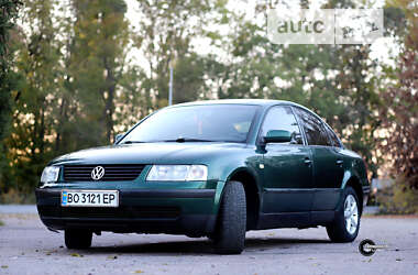 Седан Volkswagen Passat 1999 в Залещиках