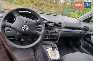 Универсал Volkswagen Passat 2004 в Киеве