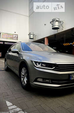 Универсал Volkswagen Passat 2015 в Киеве