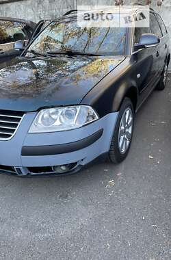 Універсал Volkswagen Passat 2001 в Києві