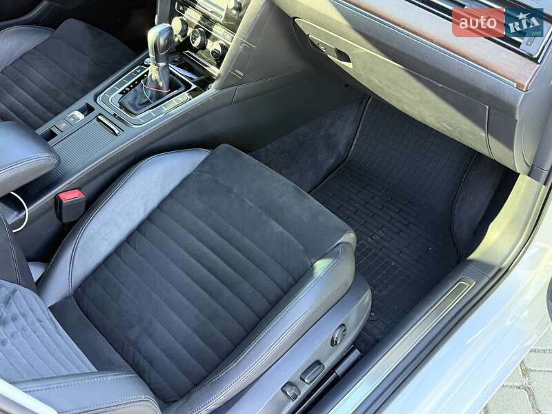 Седан Volkswagen Passat 2016 в Одессе