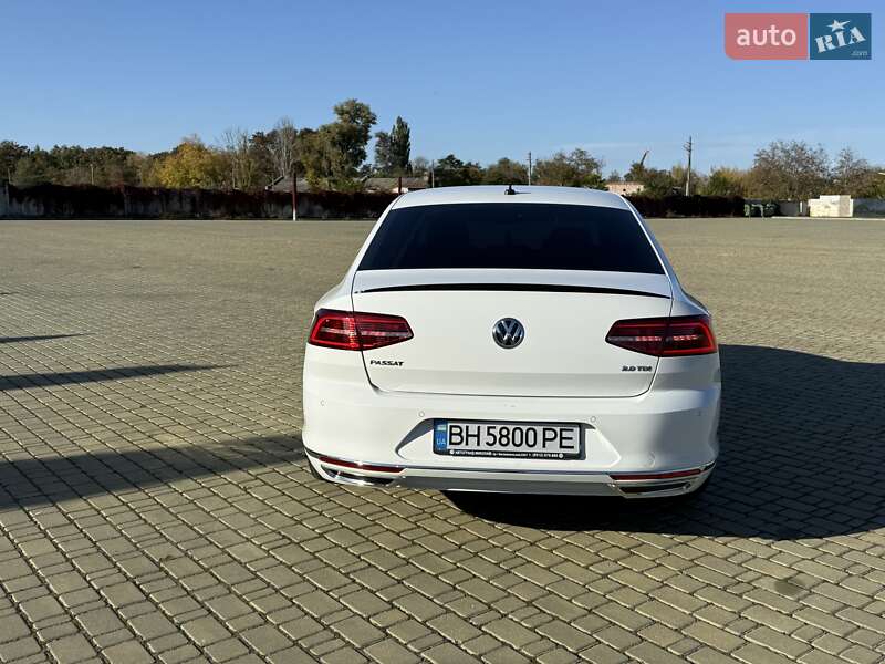 Седан Volkswagen Passat 2016 в Одессе