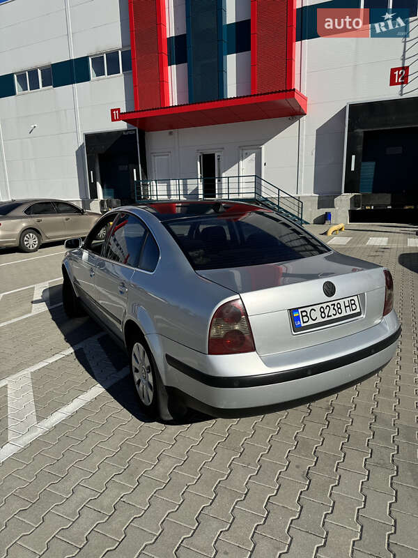 Седан Volkswagen Passat 2001 в Львові