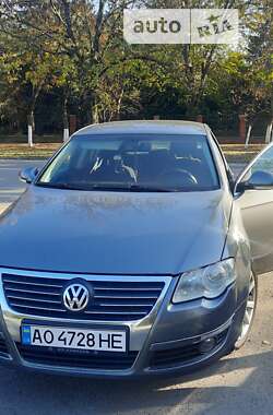 Седан Volkswagen Passat 2005 в Ужгороді