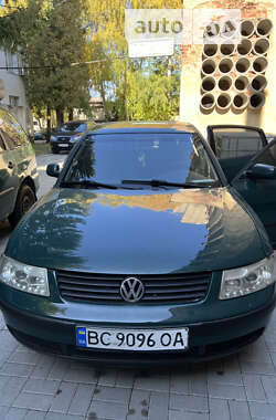 Седан Volkswagen Passat 1997 в Львові