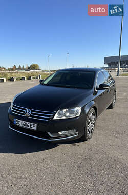 Седан Volkswagen Passat 2014 в Львові