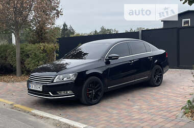 Седан Volkswagen Passat 2011 в Києві