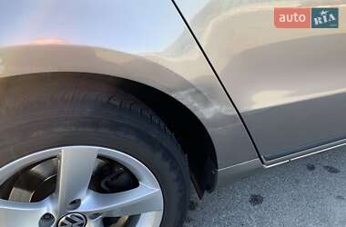 Седан Volkswagen Passat 2011 в 