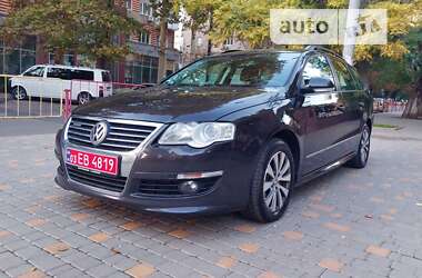 Універсал Volkswagen Passat 2010 в Одесі