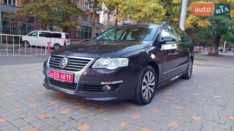 Универсал Volkswagen Passat 2010 в Одессе