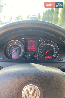 Седан Volkswagen Passat 2005 в 
