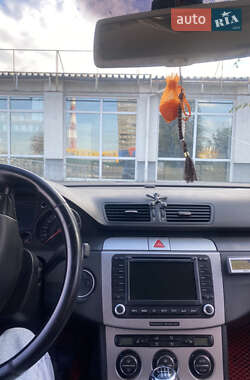 Седан Volkswagen Passat 2005 в 
