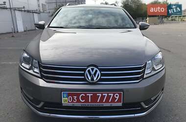 Універсал Volkswagen Passat 2013 в Харкові