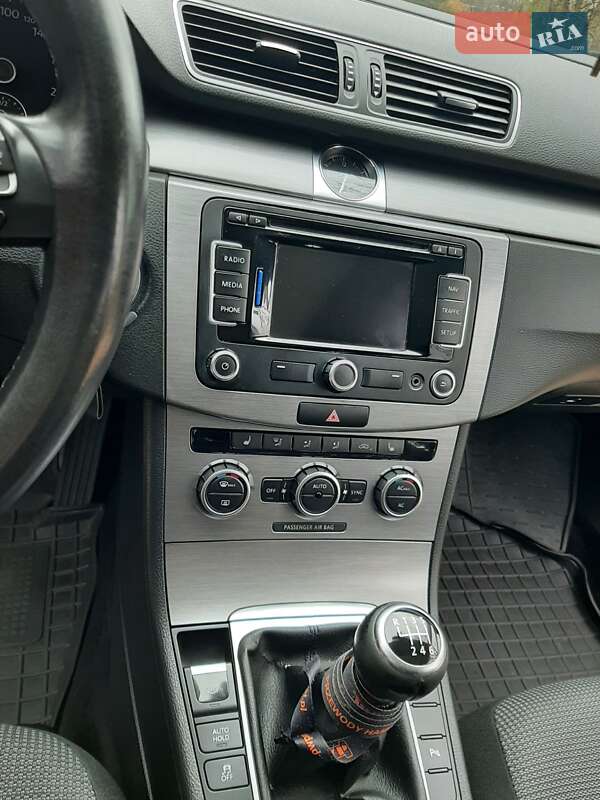 Универсал Volkswagen Passat 2012 в Ивано-Франковске