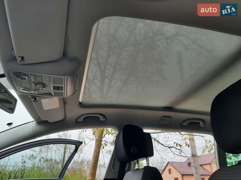 Универсал Volkswagen Passat 2012 в Ивано-Франковске