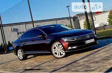 Седан Volkswagen Passat 2016 в Мукачевому