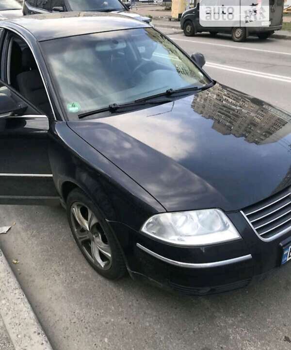 Седан Volkswagen Passat 2004 в Києві