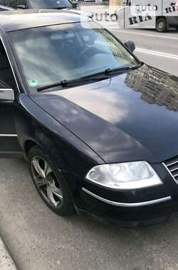 Седан Volkswagen Passat 2004 в Києві