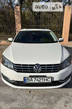 Седан Volkswagen Passat 2014 в Кропивницком