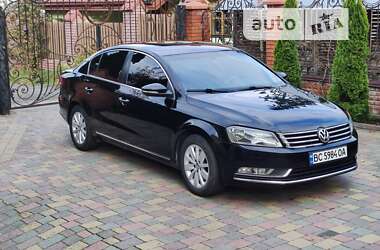 Седан Volkswagen Passat 2014 в Львове