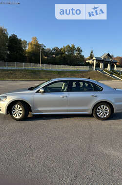 Седан Volkswagen Passat 2014 в 