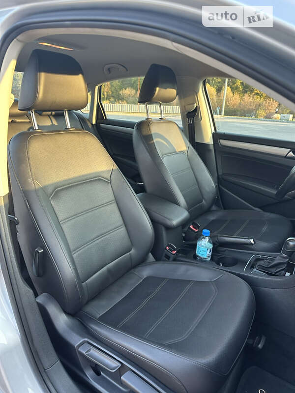 Седан Volkswagen Passat 2014 в Обухові