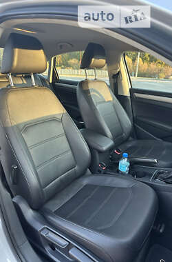 Седан Volkswagen Passat 2014 в 