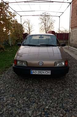 Седан Volkswagen Passat 1989 в Ужгороде