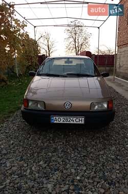 Седан Volkswagen Passat 1989 в Ужгороді